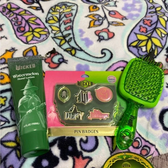 Wicked bundle - Picture 1 of 3